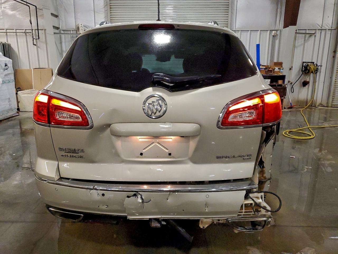 Buick Enclave Image 4