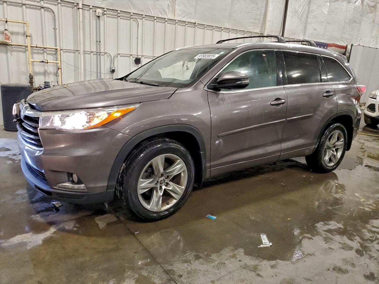 Toyota Highlander Limited Image 1