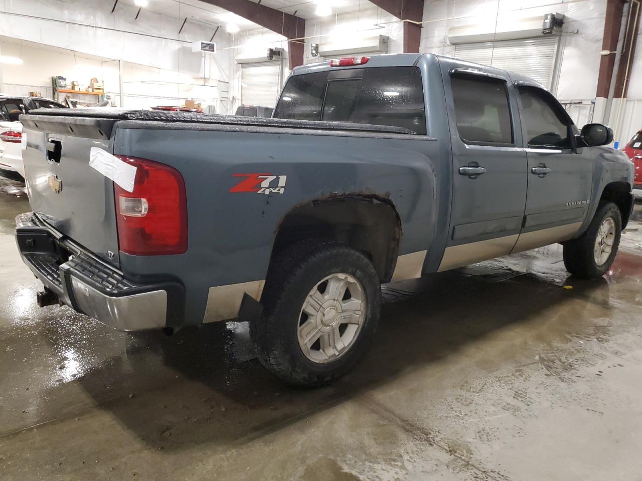 Chevrolet Silverado K1500 Crew Cab Image 12