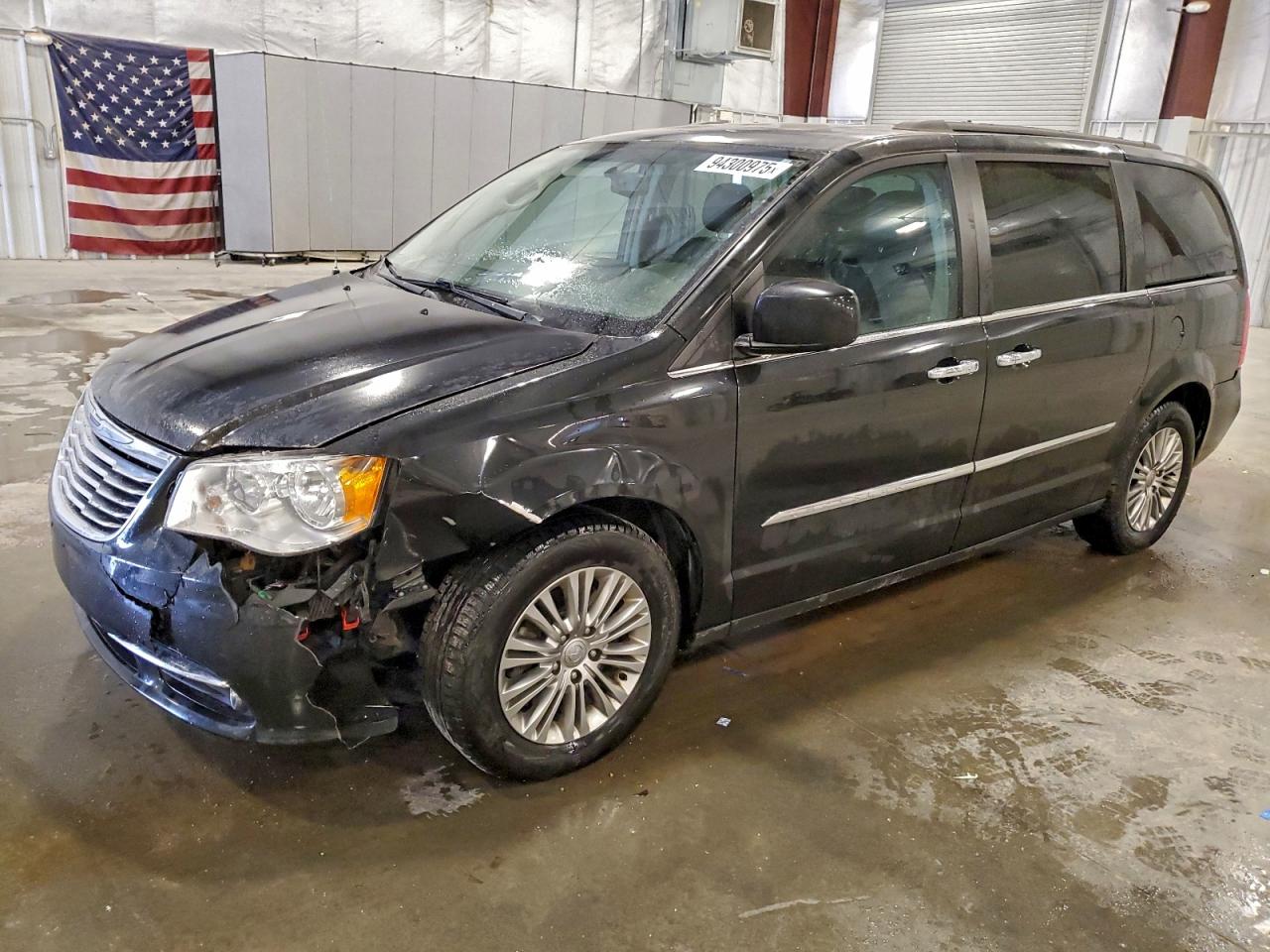 Chrysler Minivan Touring L Image 1