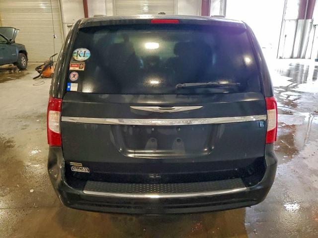 Chrysler Minivan Touring L Image 5