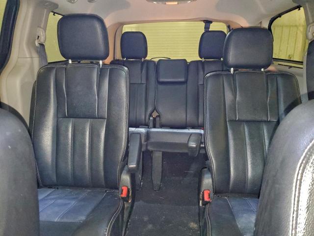 Chrysler Minivan Touring L Image 9