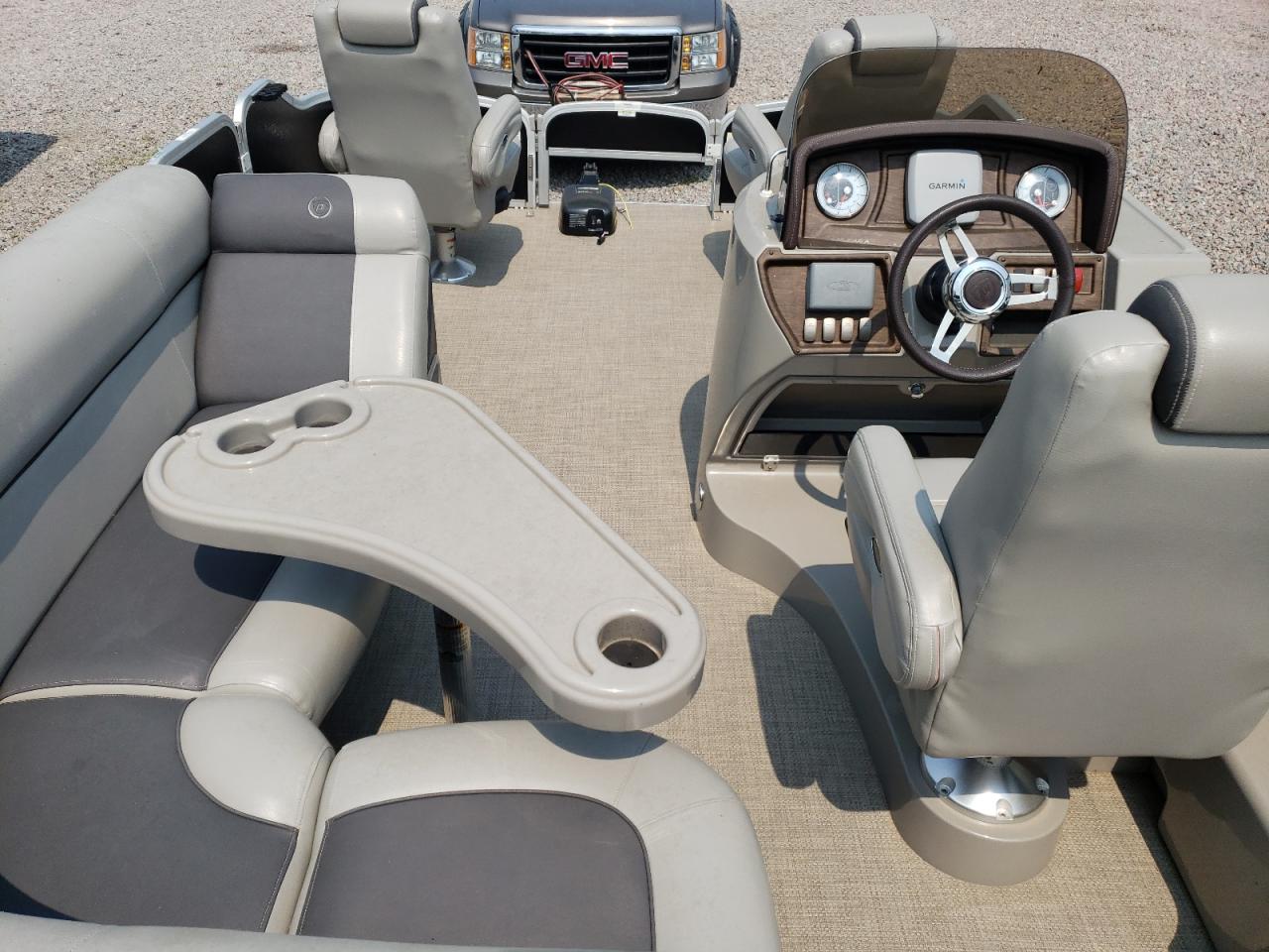 Premier Pontoon Image 8