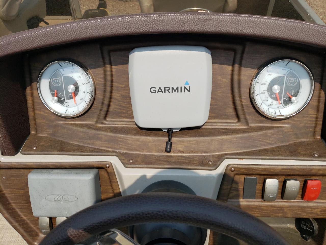 Premier Pontoon Image 9