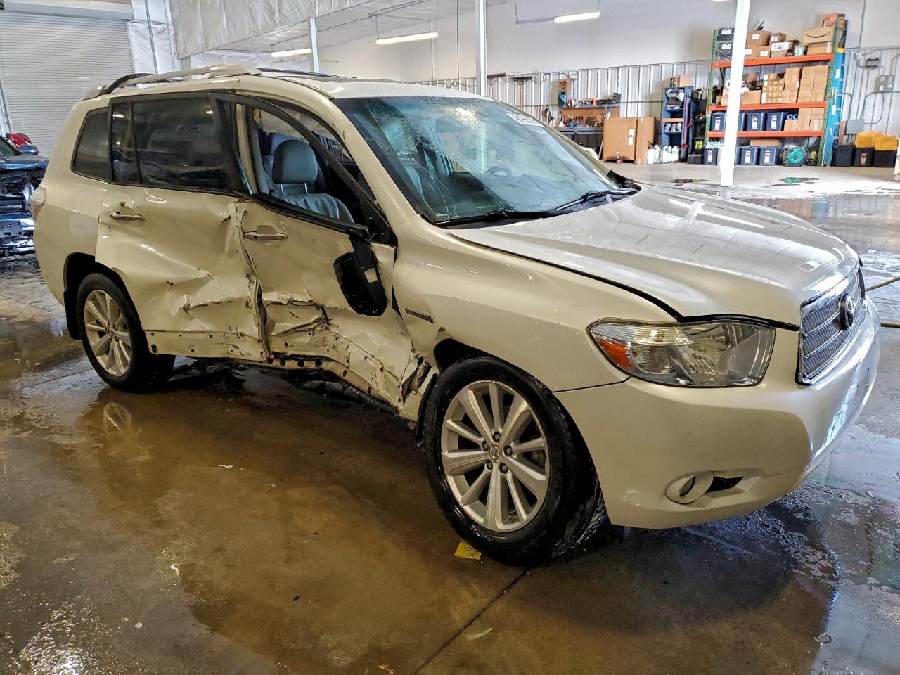 Toyota Highlander Hybrid Limited Image 3