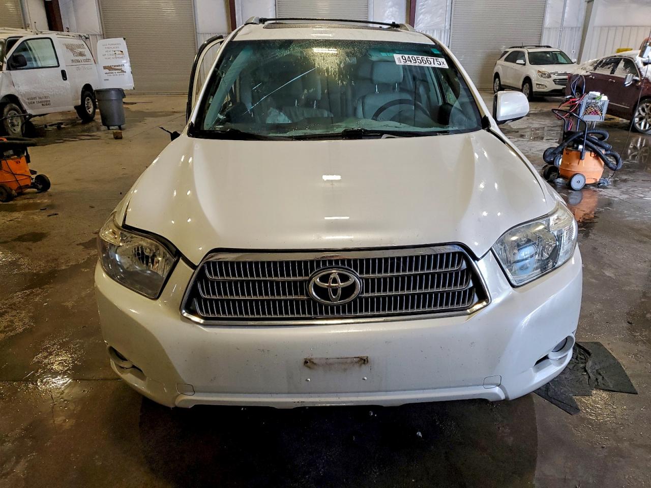 Toyota Highlander Hybrid Limited Image 2