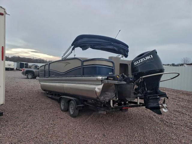 Premier Boat Image 10