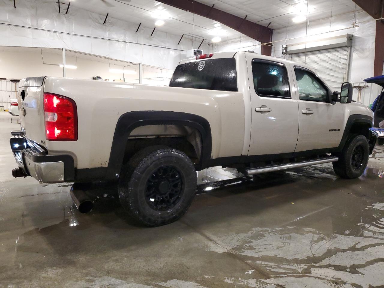 Chevrolet Silverado K2500 Heavy Duty Image 10