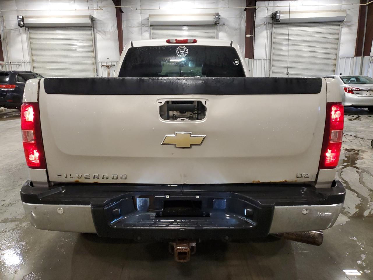 Chevrolet Silverado K2500 Heavy Duty Image 5