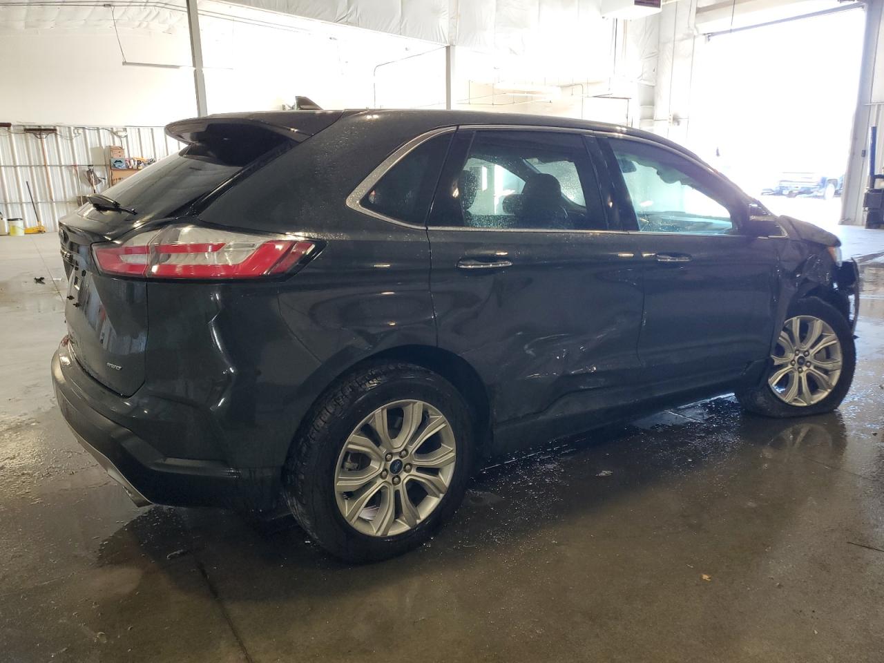 Ford Edge Titanium Image 3