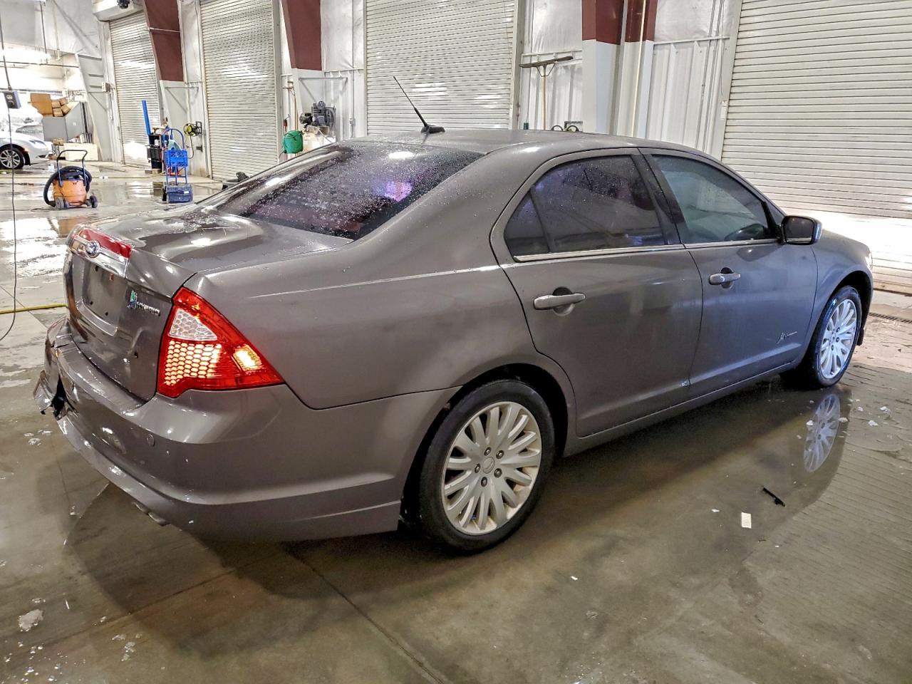 Ford Fusion Hybrid Image 2