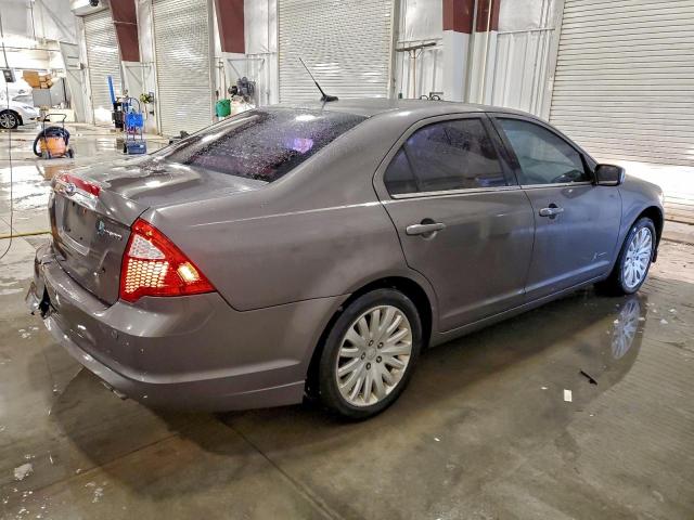 Ford Fusion Hybrid Image 2