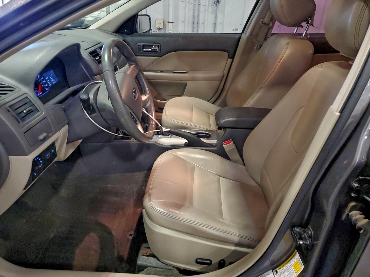 Ford Fusion Hybrid Image 10