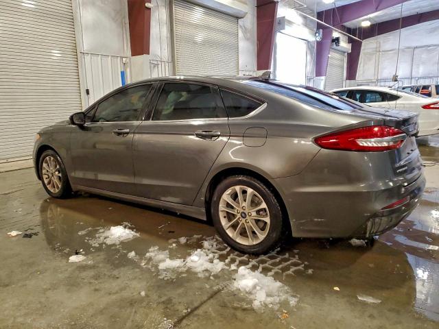 Ford Fusion Se Image 4