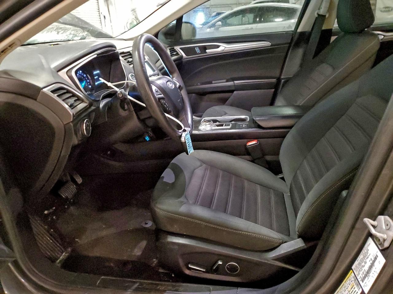 Ford Fusion Se Image 8