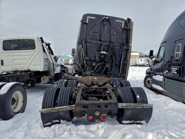 Freightliner Cascadia Image 4