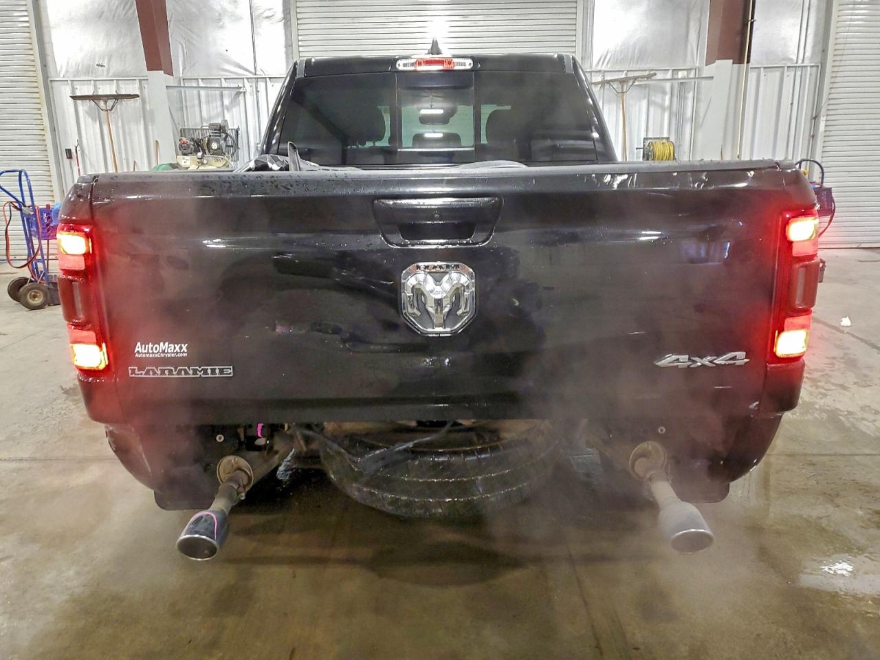 Ram 1500 Laramie Image 11