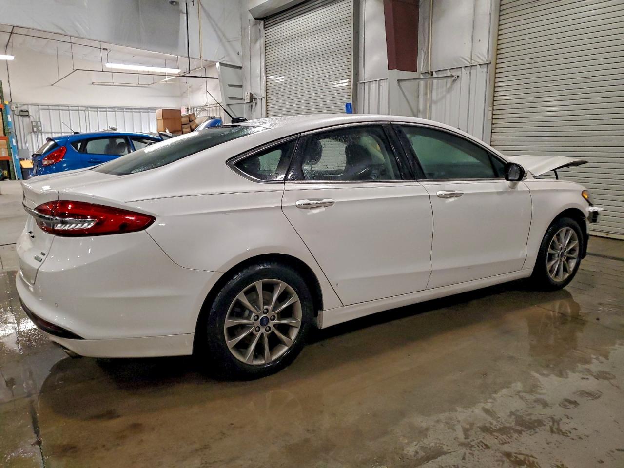 Ford Fusion Se Image 11