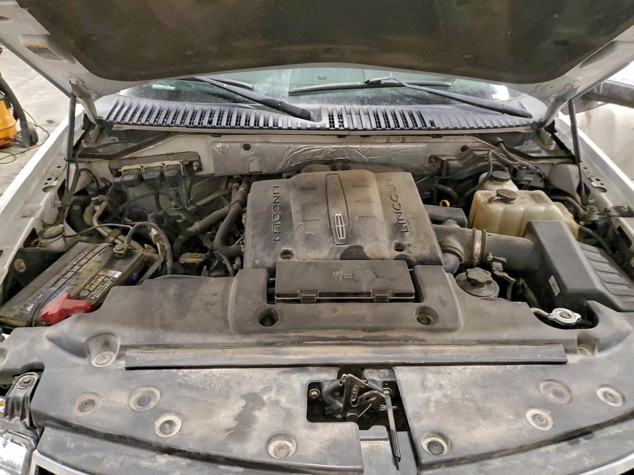 Lincoln Navigator L Image 8