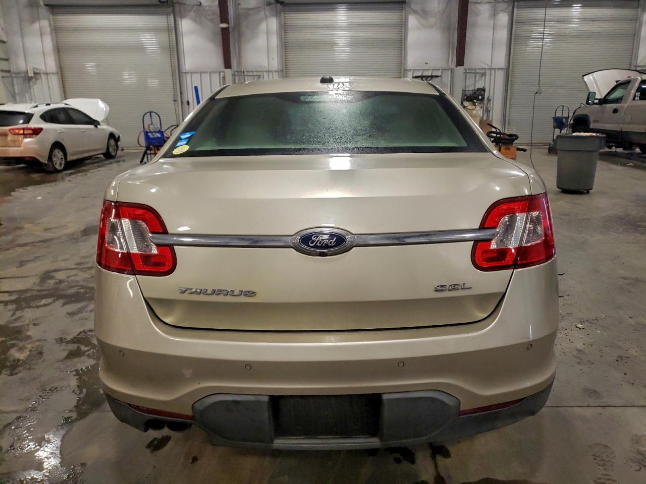 Ford Taurus Sel Image 4