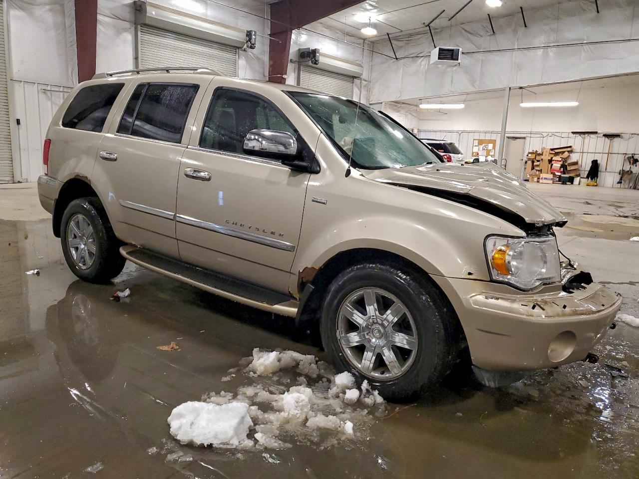 Chrysler Aspen Limited Image 7