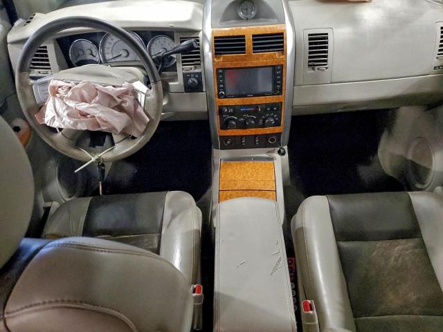 Chrysler Aspen Limited Image 11