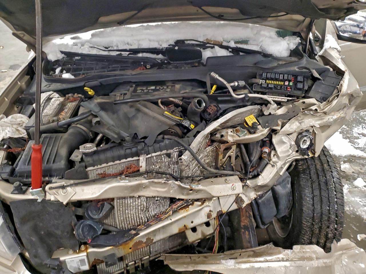 Chrysler Aspen Limited Image 2