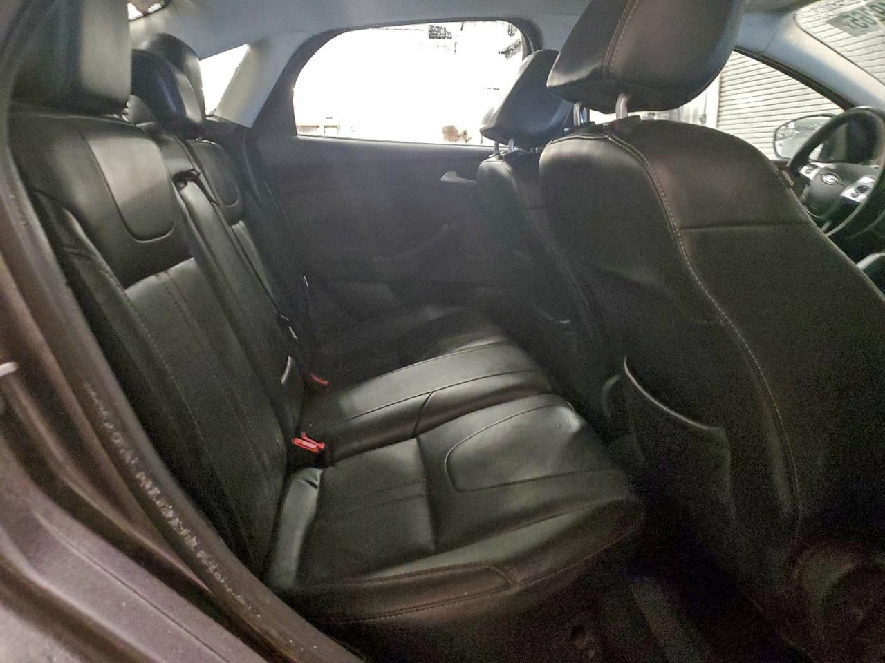 Ford Focus Titanium Image 10