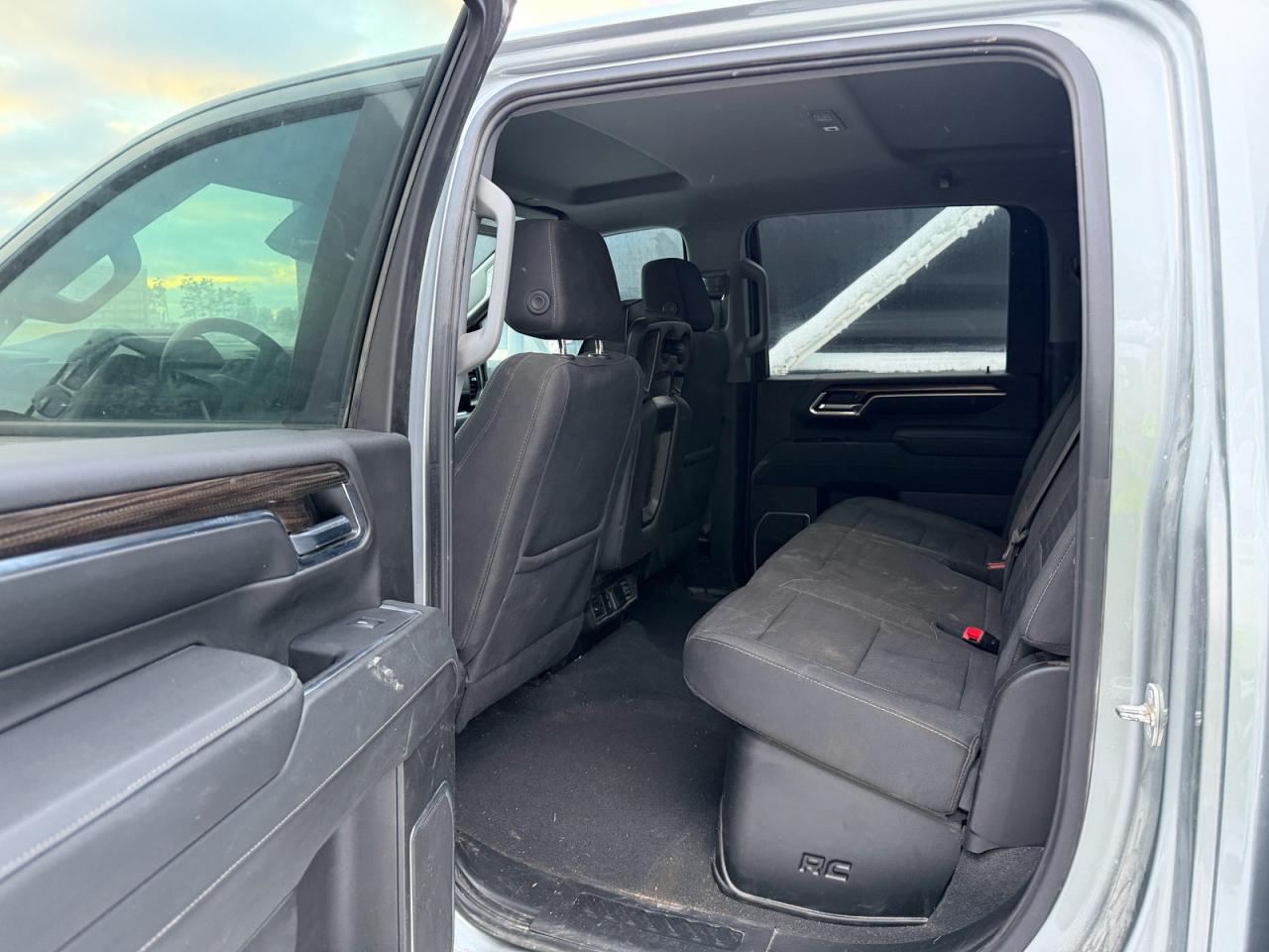 Chevrolet Silverado K3500 Lt Image 3