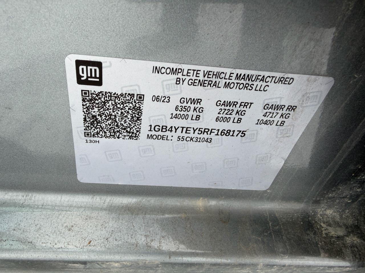 Chevrolet Silverado K3500 Lt Image 8