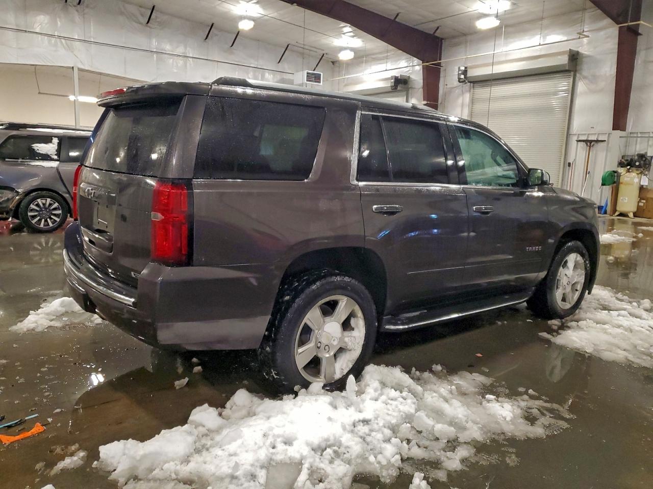 Chevrolet Tahoe K1500 Premier Image 9