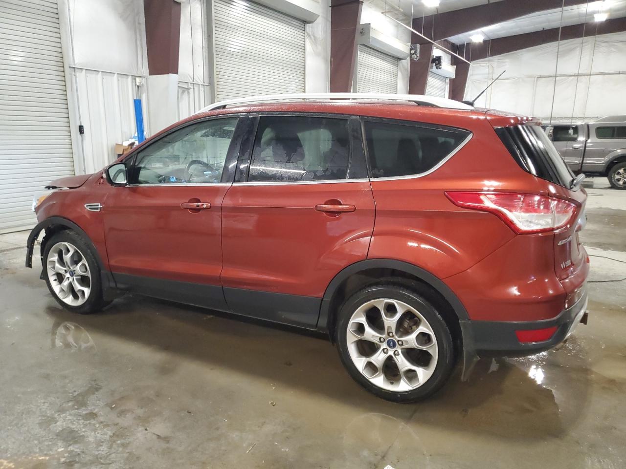 Ford Escape Titanium Image 2
