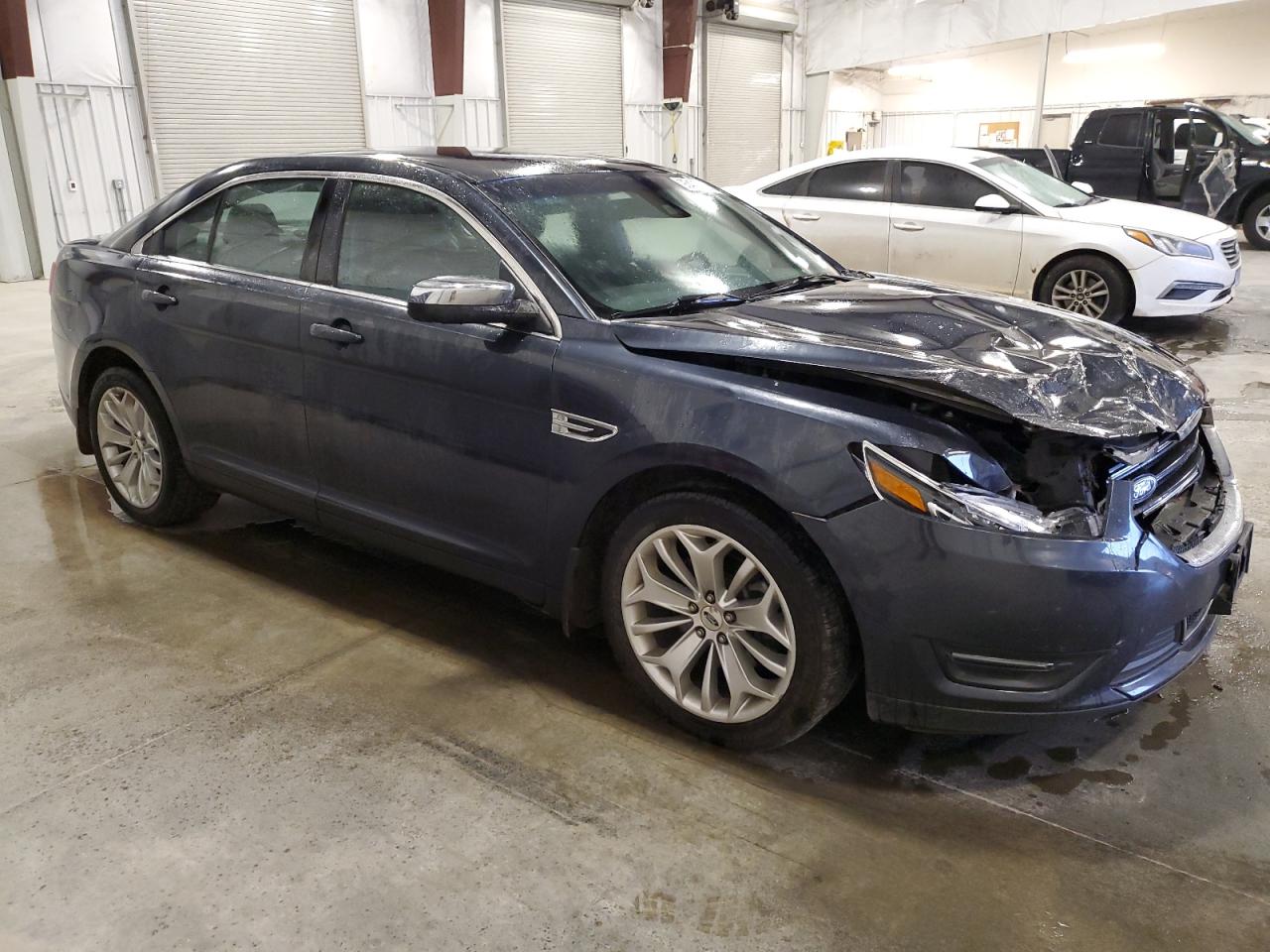 Ford Taurus Limited Image 11