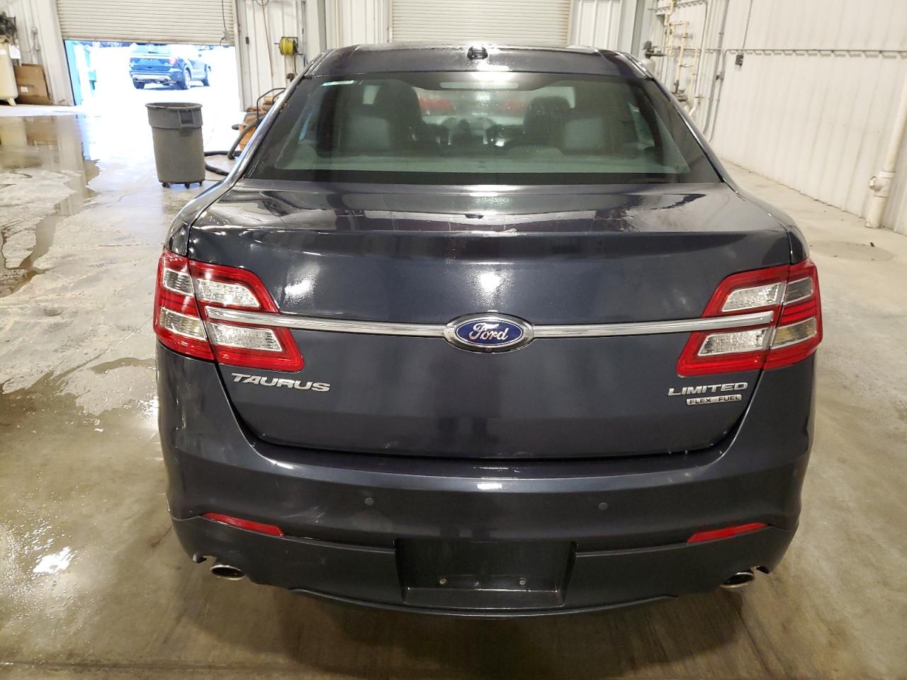 Ford Taurus Limited Image 2