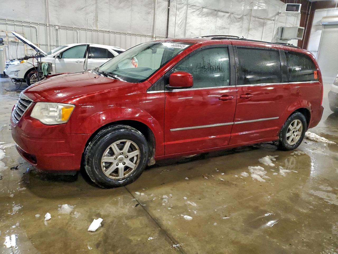 Chrysler Minivan Touring Image 1