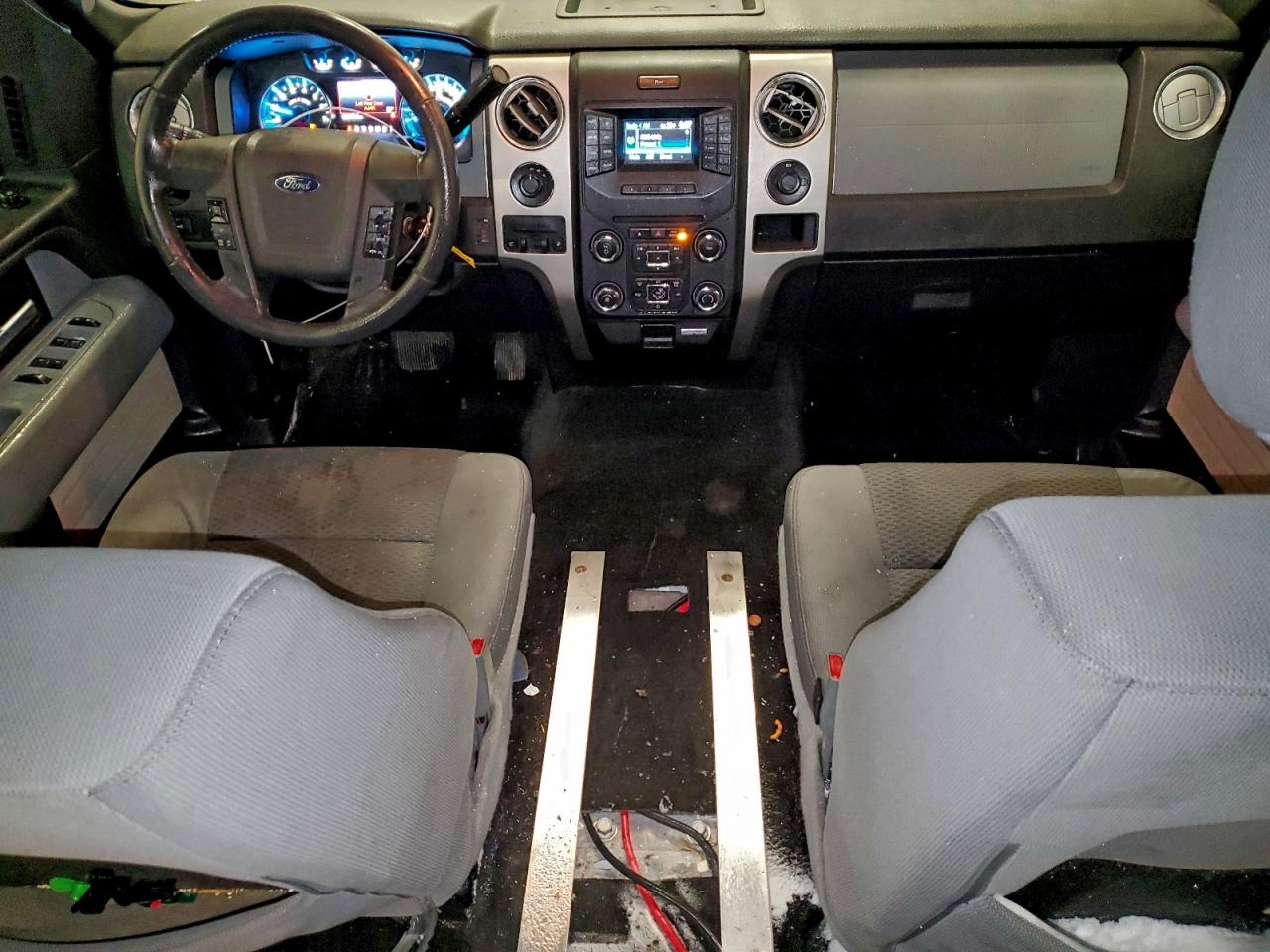 Ford F-150 Supercrew Image 6