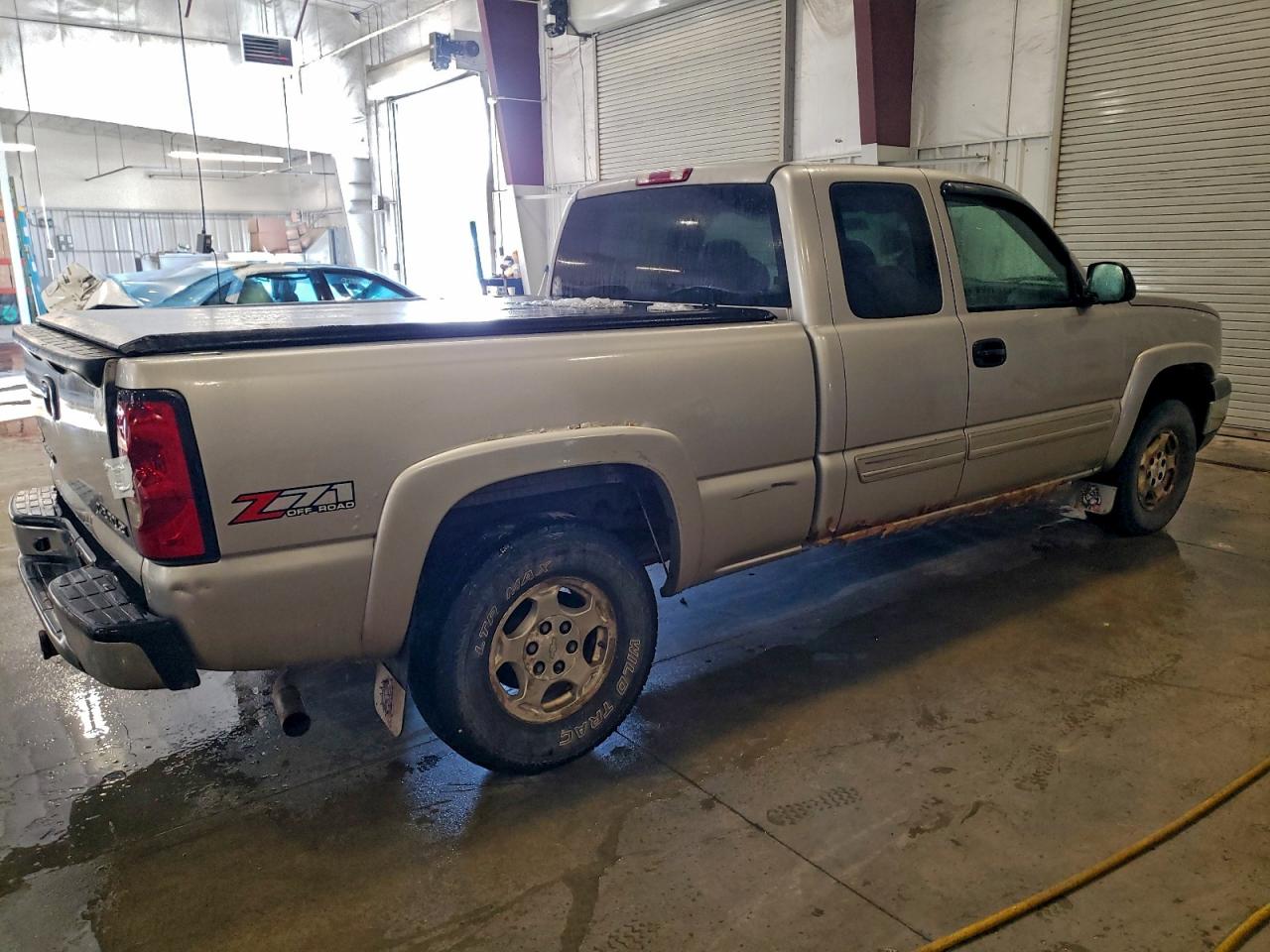 Chevrolet Silverado K1500 Image 3