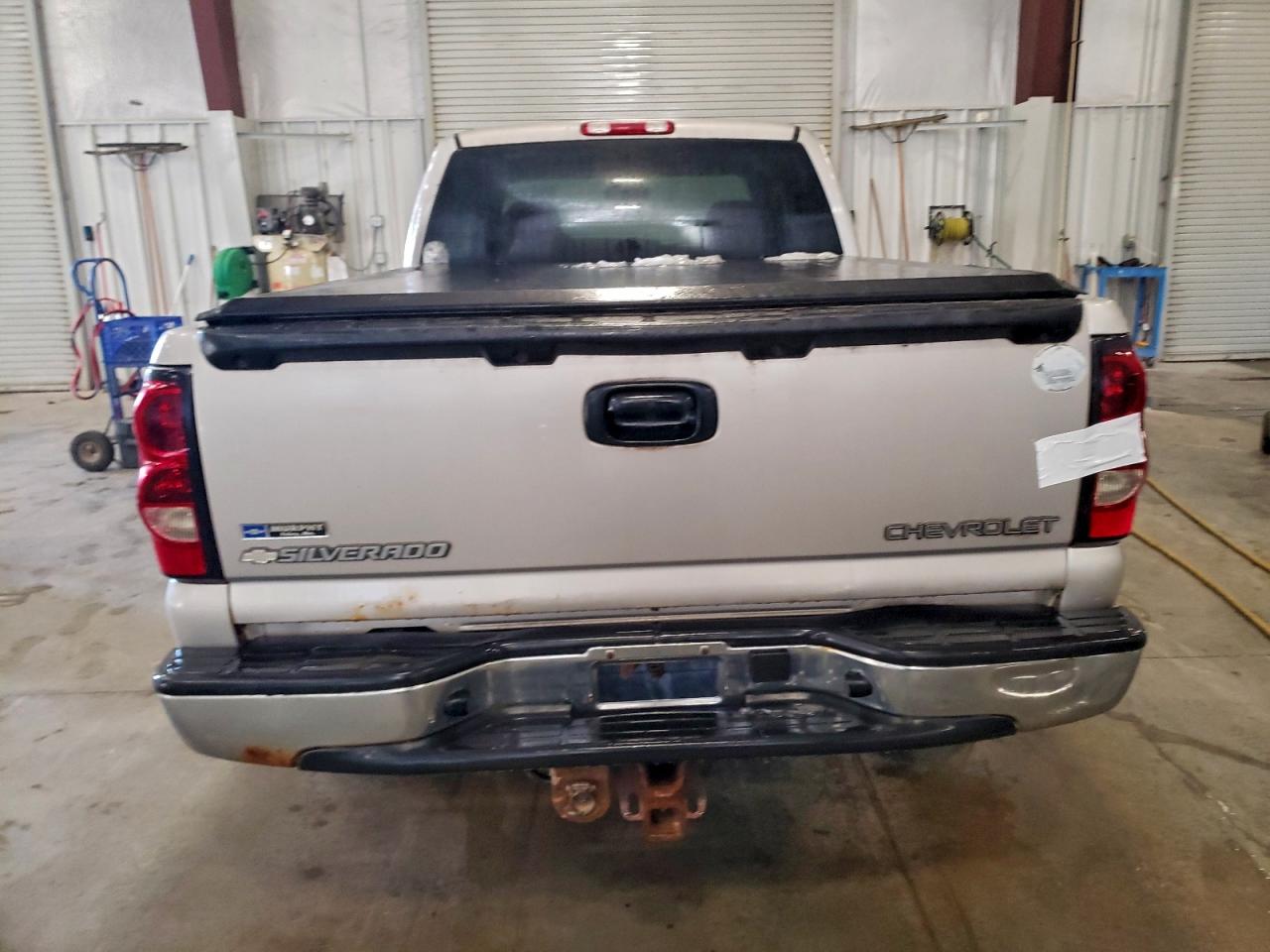 Chevrolet Silverado K1500 Image 10