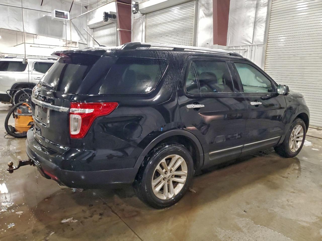 Ford Explorer Xlt Image 4