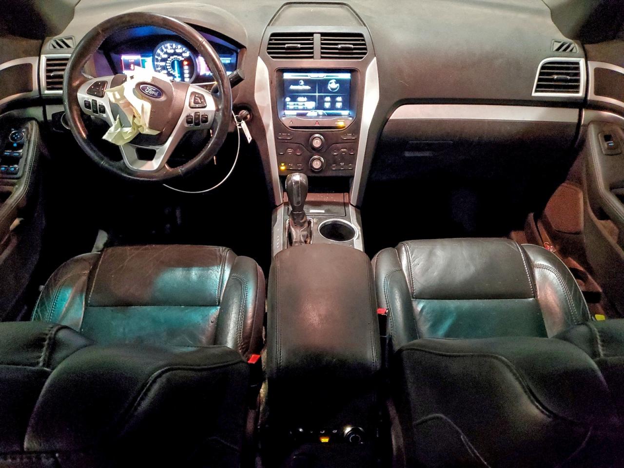 Ford Explorer Xlt Image 10