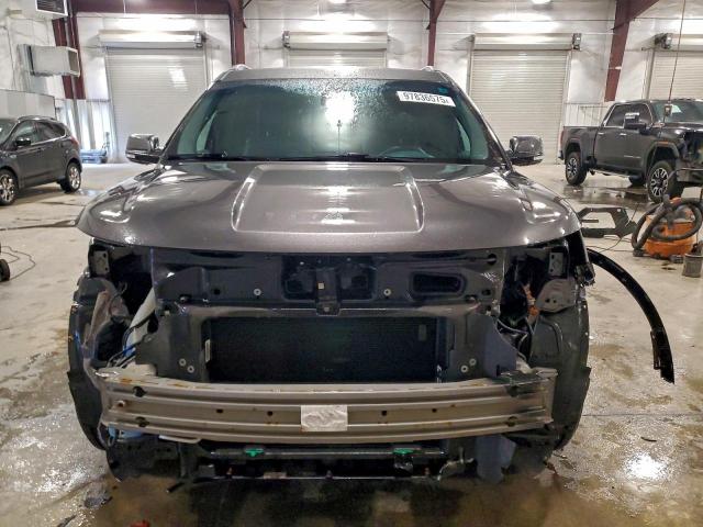 Ford Explorer Limited Image 12