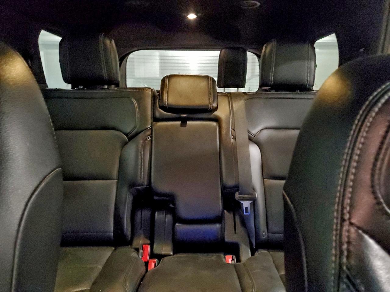 Ford Explorer Limited Image 6