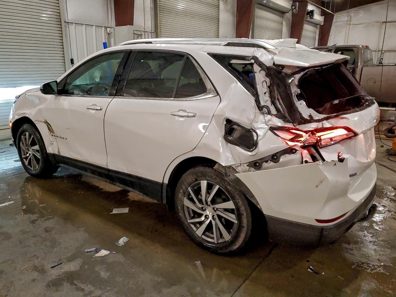 Chevrolet Equinox Premier Image 2