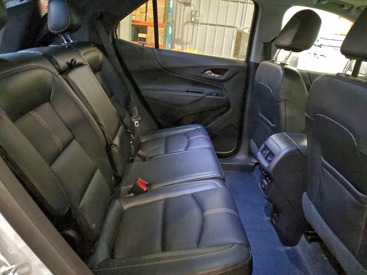 Chevrolet Equinox Premier Image 5