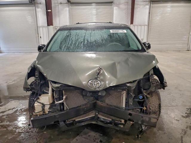 Toyota Sienna Xle Image 11