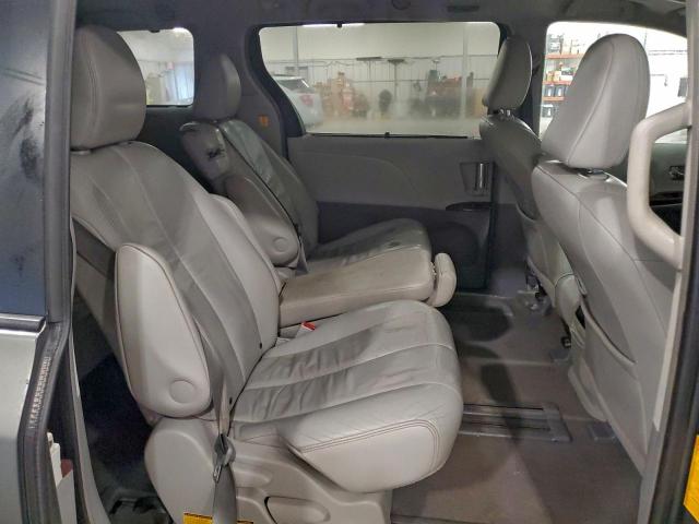 Toyota Sienna Xle Image 12