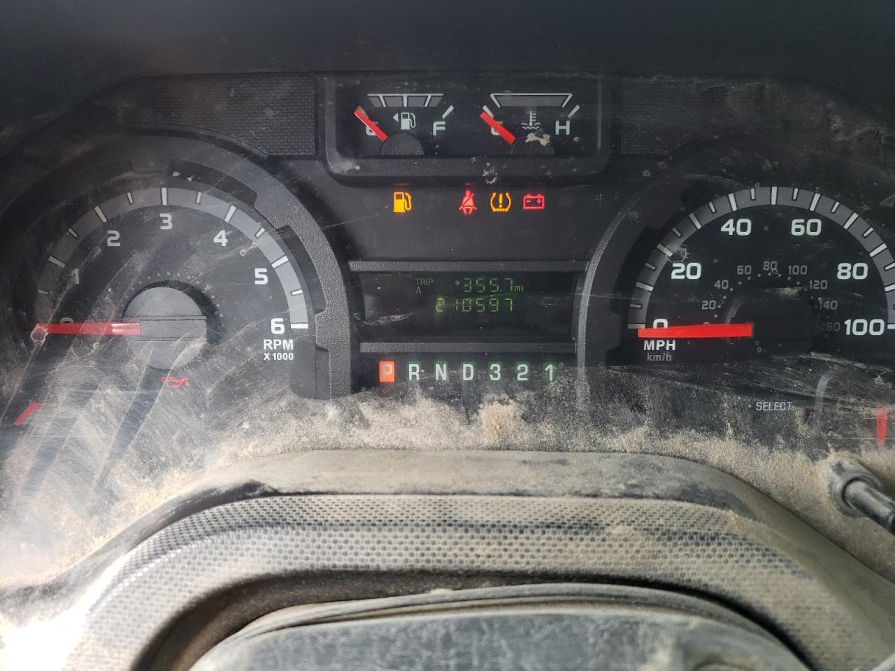 Ford Econoline E350 Super Duty Cutaway Van Image 10