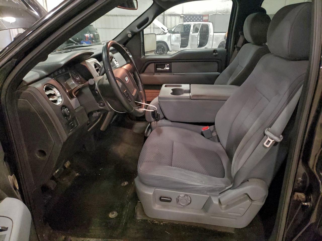 Ford F-150 Supercrew Image 12