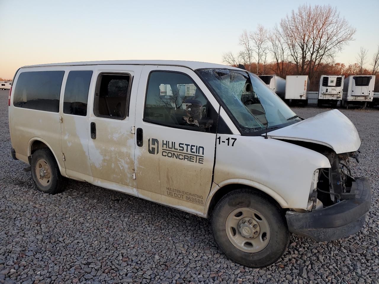 Chevrolet Express Lt Image 2