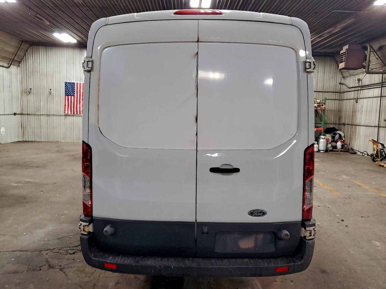 Ford Transit T-350 Image 2